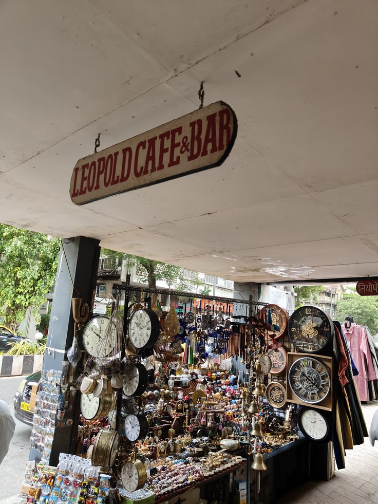 Leopold Cafe