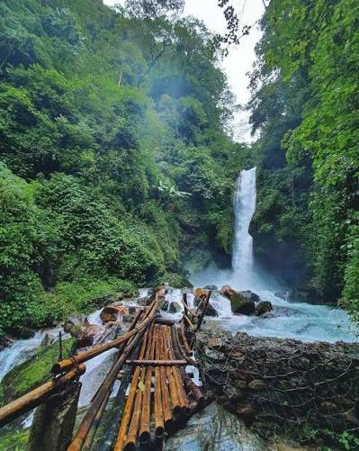 Kanchenjunga Falls