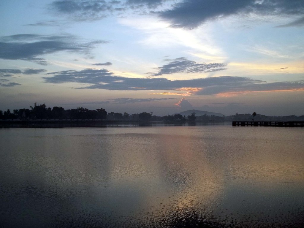 Pipliyapala Lake